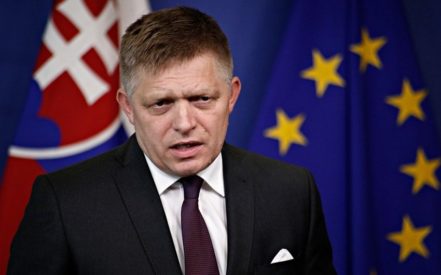 В ЕС объяснили Фицо, почему нельзя ехать на парад в Москву 9 мая