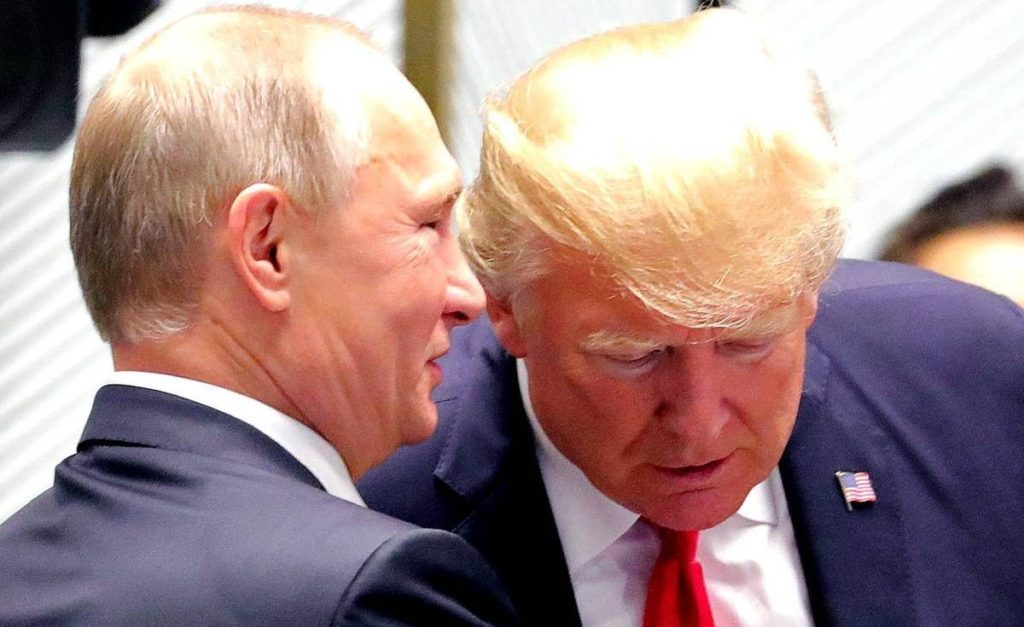 Портрет Трампа з російським слідом: що відомо про подарунок Путіна