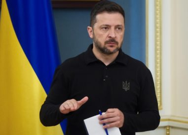 Киев выдвинул жесткое условие для обсуждения территорий — Reuters