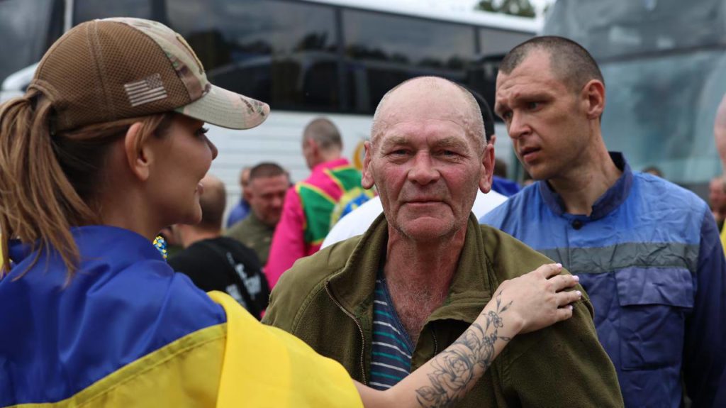 Второй этап обмена «1000 на 1000»: еще 307 защитников вернулись из плена (фото)