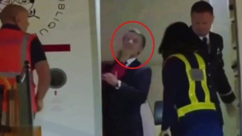 Макрон получил по губам от жены (видео)