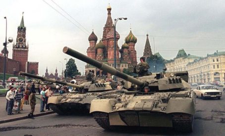 «Сценарий СССР»: эксперт назвал варианты для экономики РФ в 2025-м