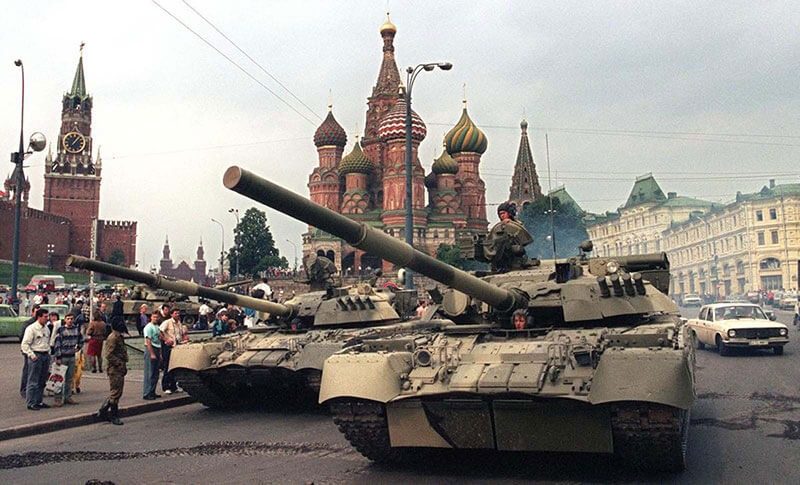 «Сценарий СССР»: эксперт назвал варианты для экономики РФ в 2025-м