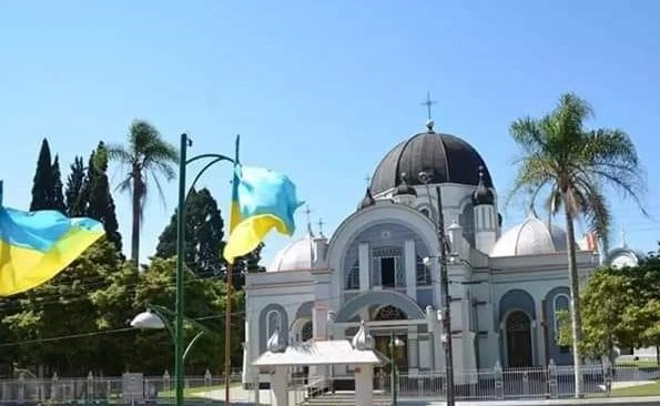 Где еще в мире украинский язык является официальным