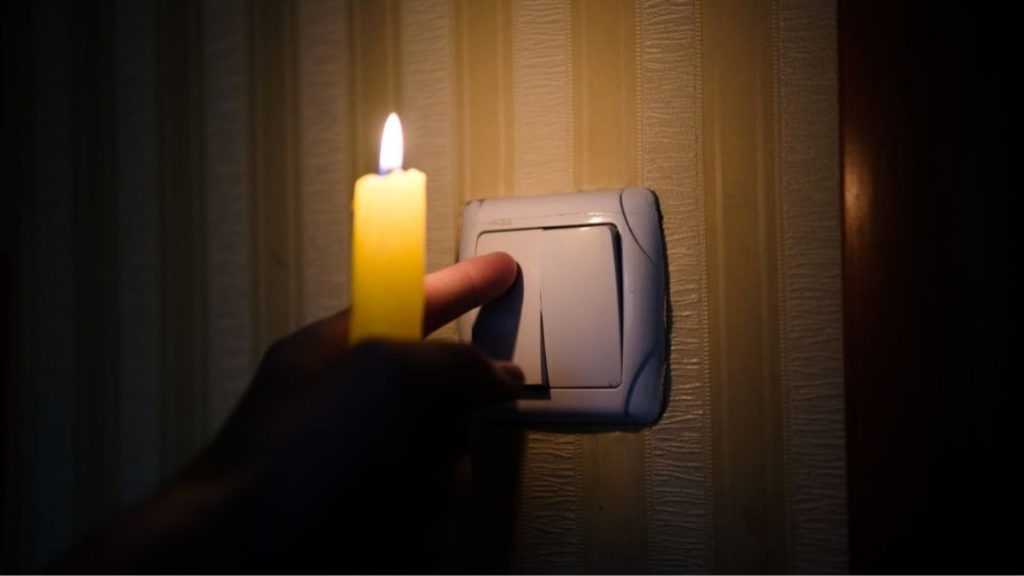 Українців попередили про можливі відключення світла влітку