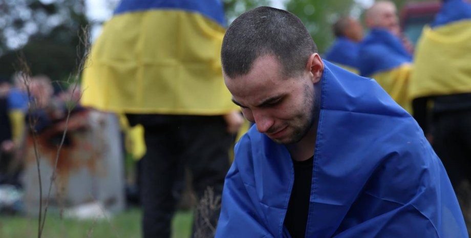 До сліз: що сказав після полону український військовий (відео)