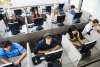 Ці професії незабаром зникнуть: хто може втратити роботу