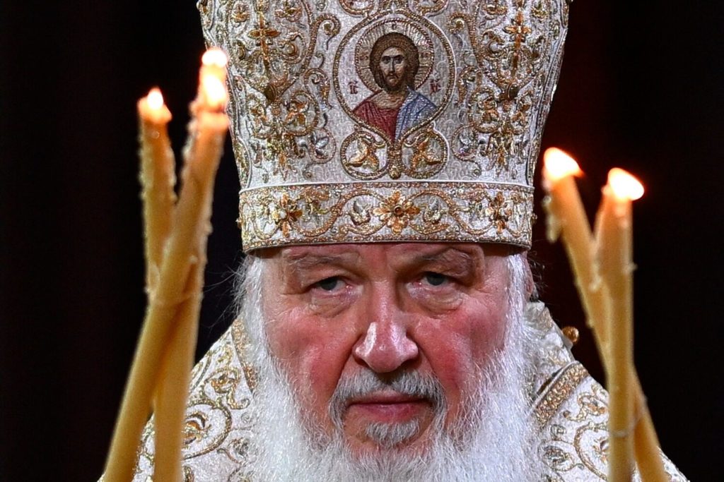 Патріарх Кирило з’явився із краденою річчю українського митрополита