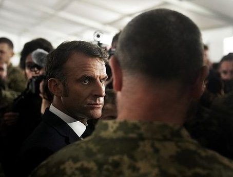 Неожиданная реакция Макрона на просьбу военного ВСУ