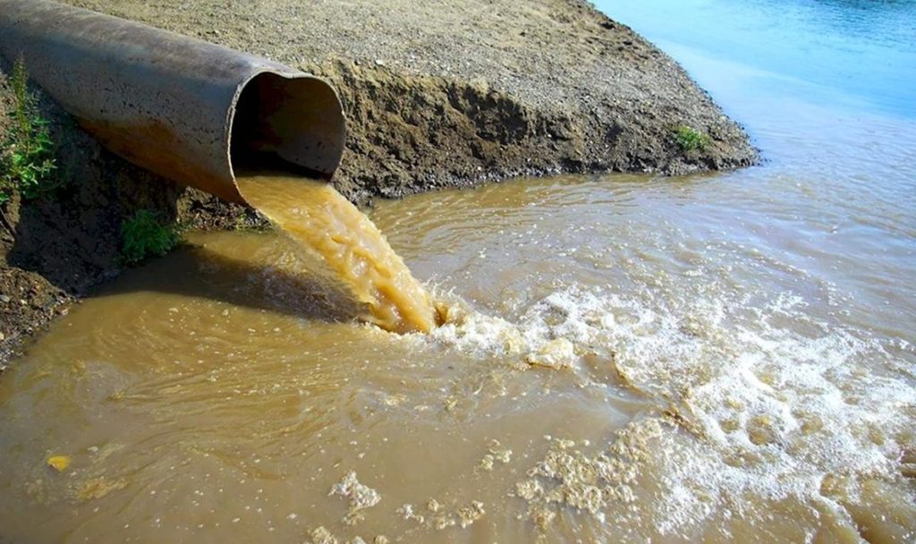 Самая загрязнённая вода в Украине: эколог назвал проблемные регионы