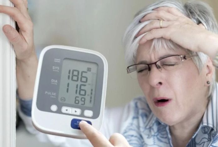 Як знизити високий тиск без ліків: медики розкрили простий спосіб