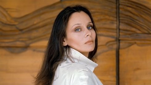Пам’ятник із богемського кришталю: як виглядає могила Поліщук