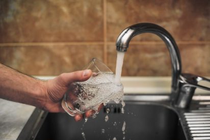 «Всем, кто хочет жить дольше»: какую воду лучше всего пить