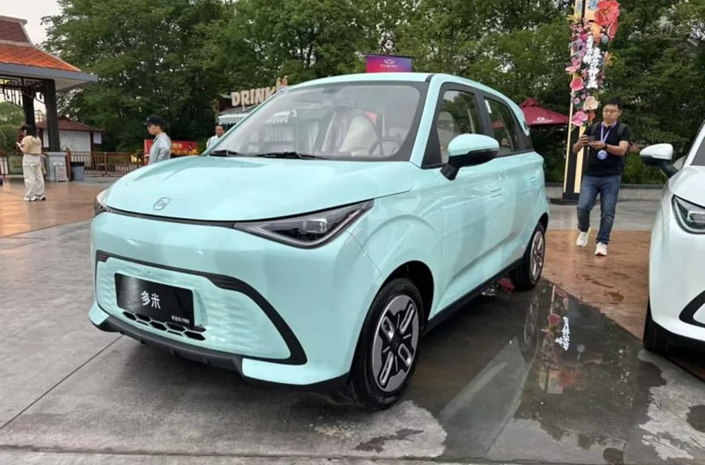 Китай запустив електромобіль з автономністю 405 км за приголомшливі 8300 доларів