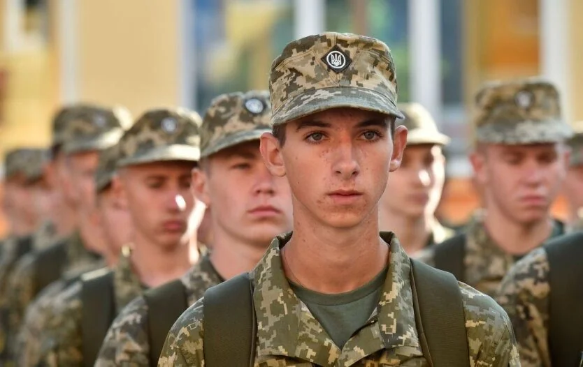 Захід уповільнює санкції проти Росії через мобілізацію підлітків