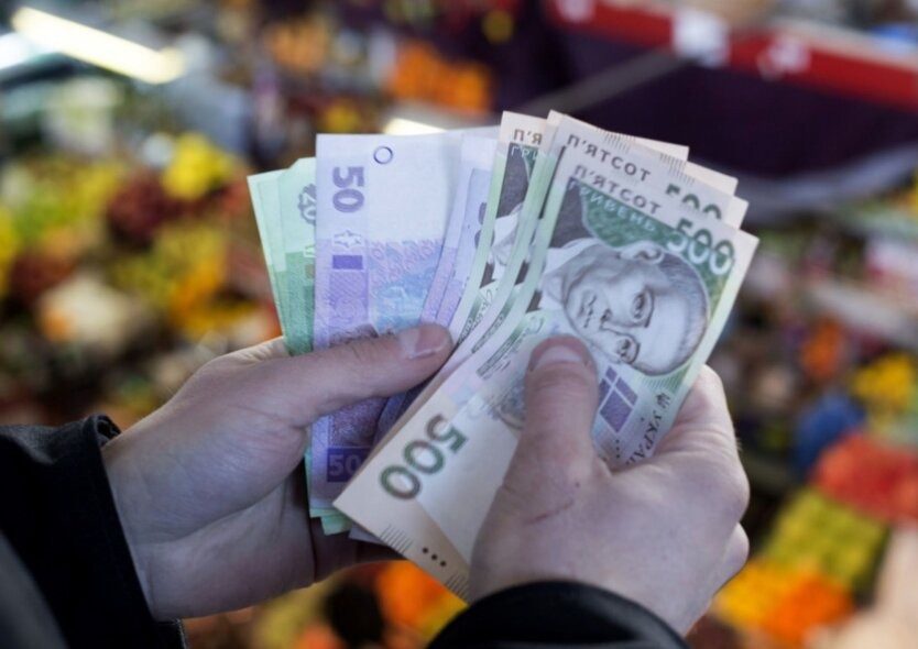 Одноразовая денежная выплата: кто летом получит по 3100 грн