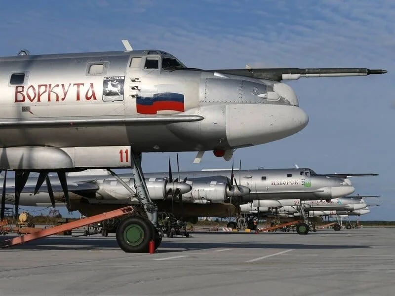 Переміщення російських бомбардувальників: відповідь на загрозу "Павутиною"