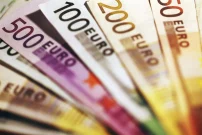 Євро набирає обертів: чи готова єдина валюта змагатися із всесвітнім лідером доларом