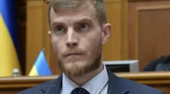 Дружина парламентаря Хлапука переїхала до Британії, проте продовжує отримувати виплати з України