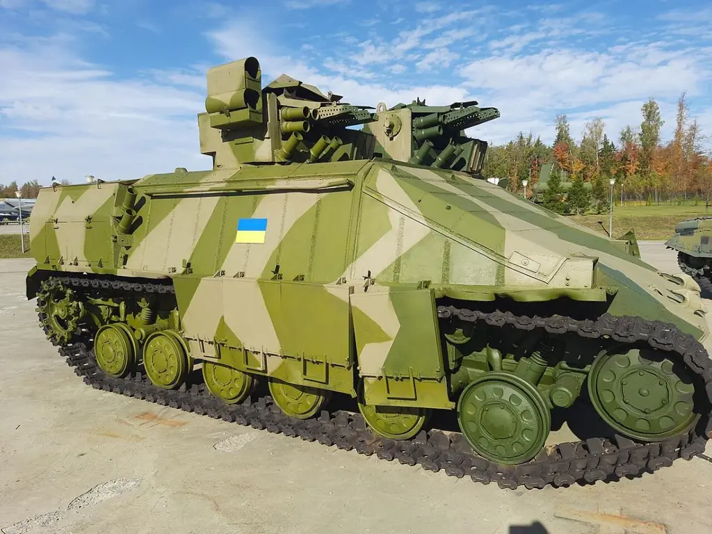 В Украине готовятся раскрыть загадочную гусеничную бронемашину