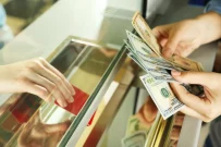 Будущее доллара в Украине: аналитики дают прогноз на ближайшие дни