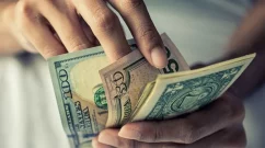 Кому з зодіакальних представників зірки обіцяють фінансовий успіх до кінця червня