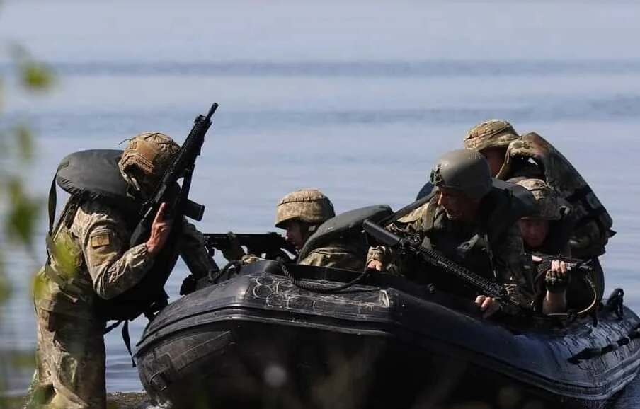 Боєць розповів про просування російської піхоти на островах Херсонщини