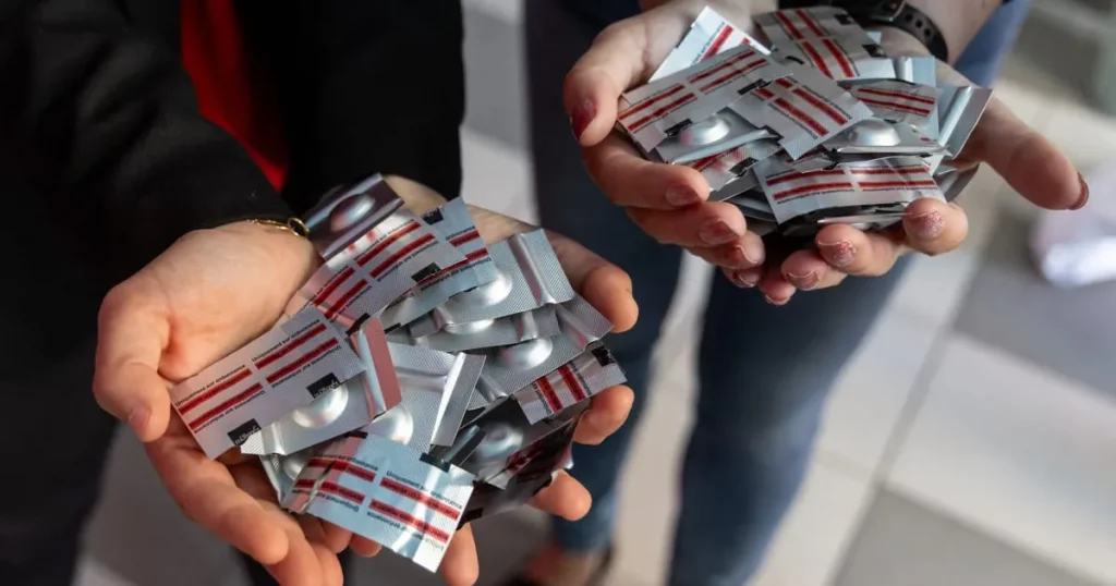 Францію та ЄС закликали запобігти знищенню контрацептивів USAID