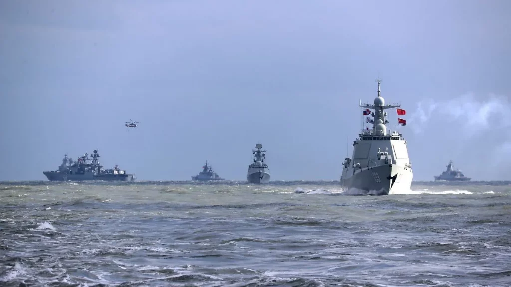 Навчання в Японському морі: Росія і Китай проводять спільні військово-морські маневри