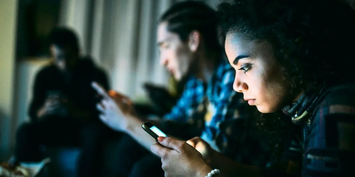 Штучний інтелект і соціальні мережі: весілля з пекла