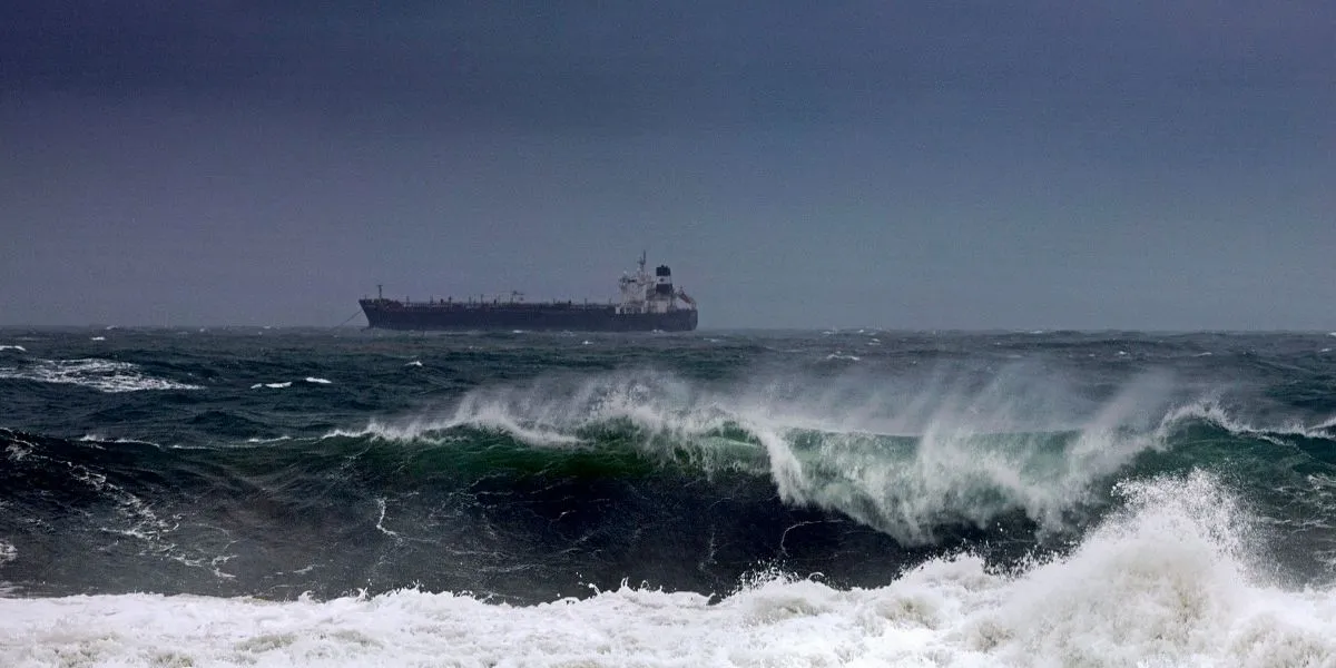 В северной части Тихого океана зарегистрированы 20-метровые волны