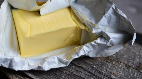 Снижение мировых цен на сливочное масло негативно влияет на украинских производителей — аналитики