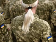 В Украине предлагают ввести воинский обязатель для бездетных женщин