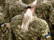 В Україні пропонують запровадити військовий обов’язок для бездітних жінок